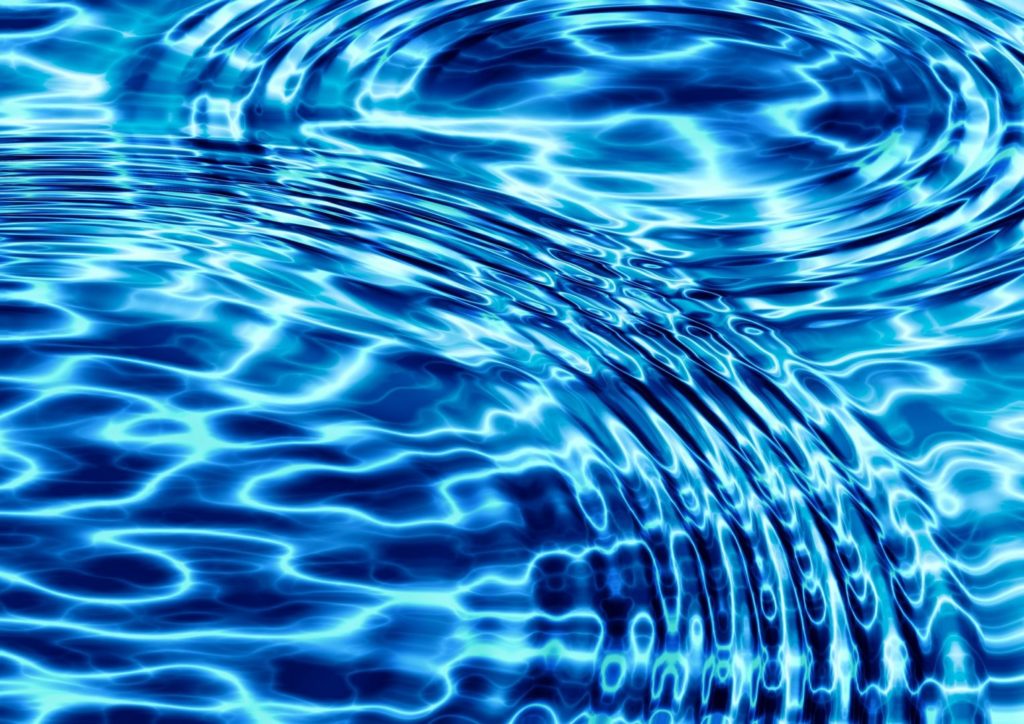 Wasser Wellen Kreise im Wasser blau Licht